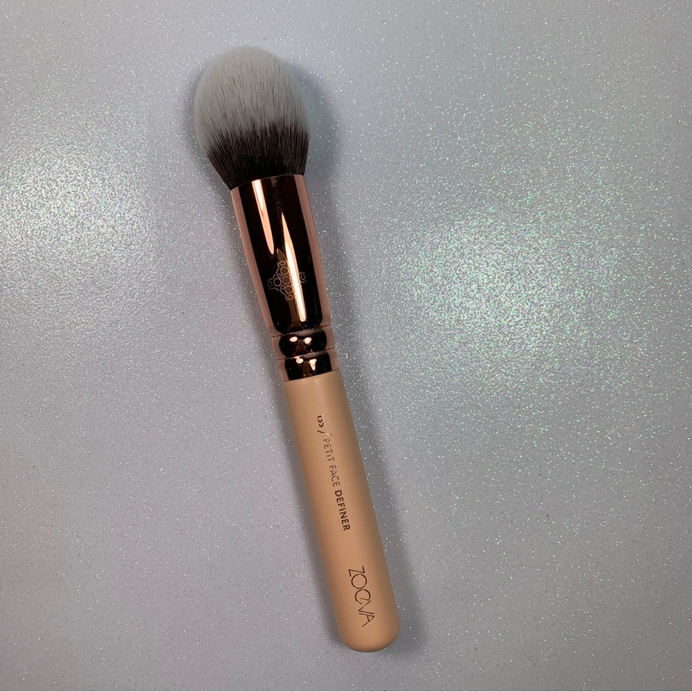 Zoeva 135 Petit Face Definer Brush
